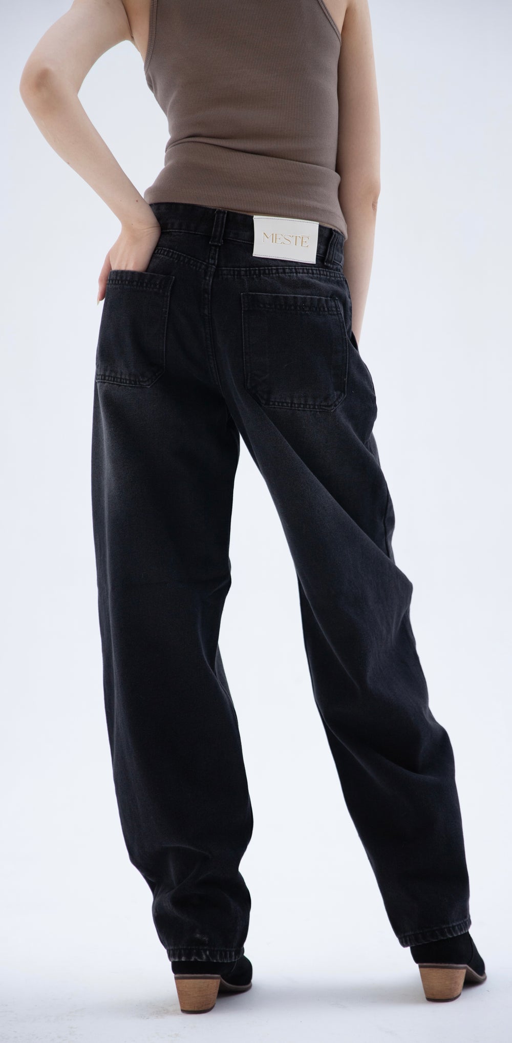 Relaxed Fit Tapered Jeans