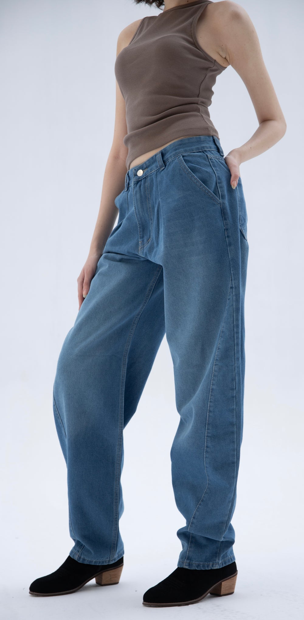 Relaxed Fit Tapered Jeans