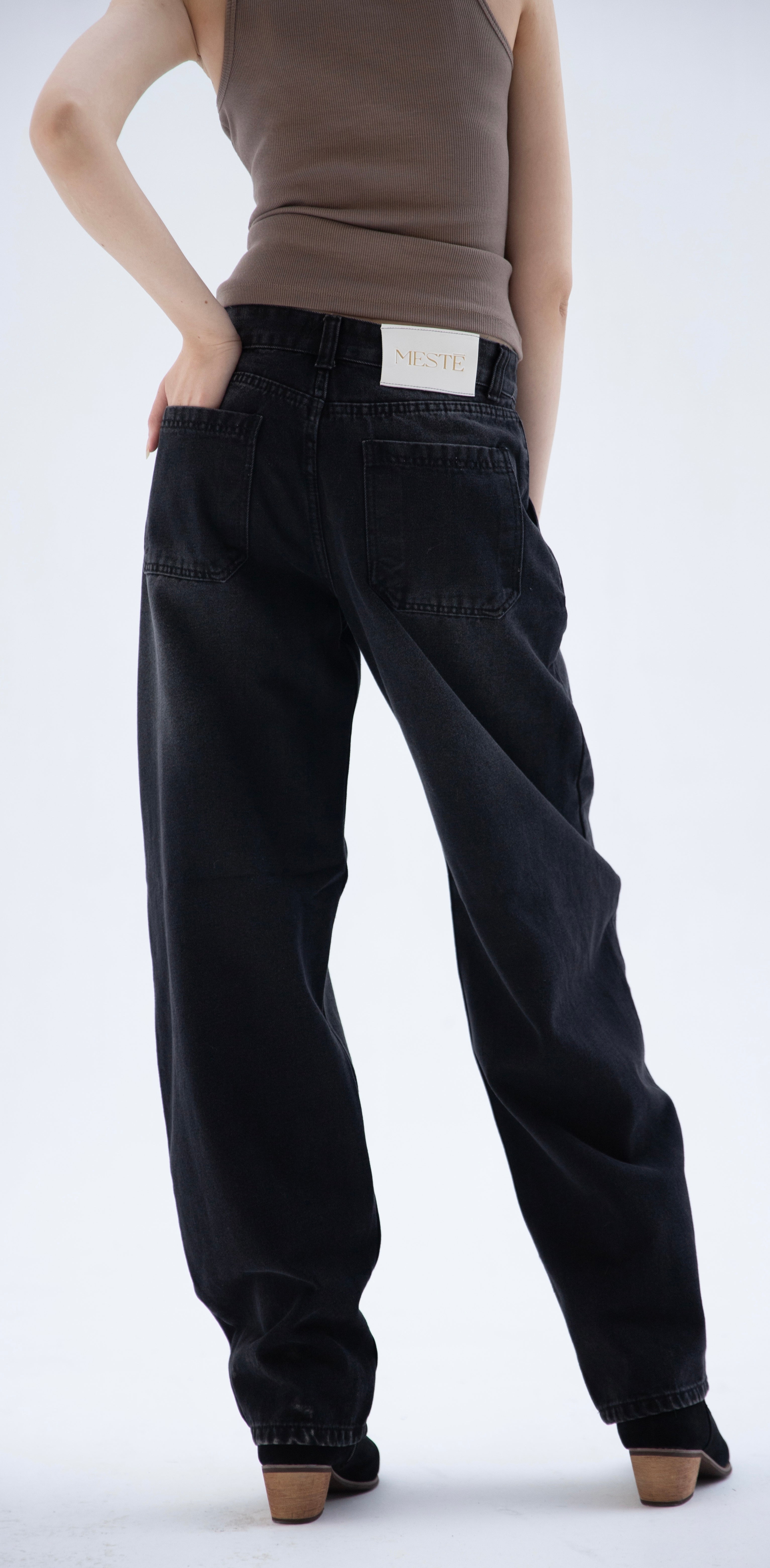 Relaxed Fit Tapered Jeans