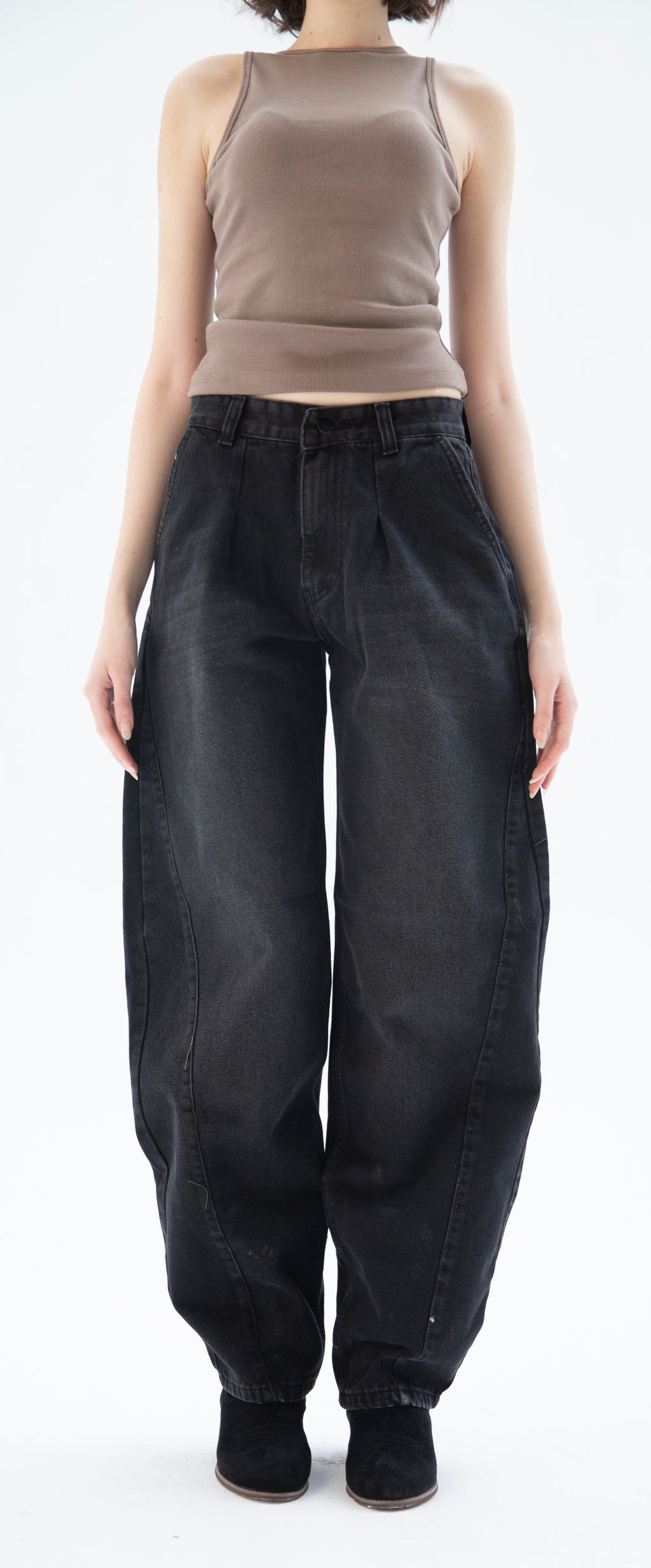 Relaxed Fit Tapered Jeans