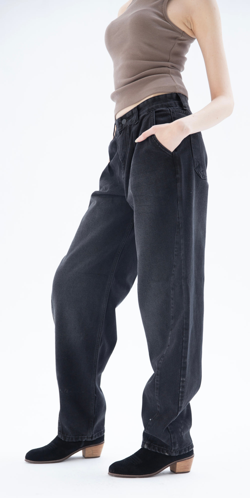 Relaxed Fit Tapered Jeans